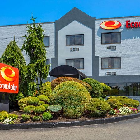 Econo Lodge Hicksville Bagian luar foto