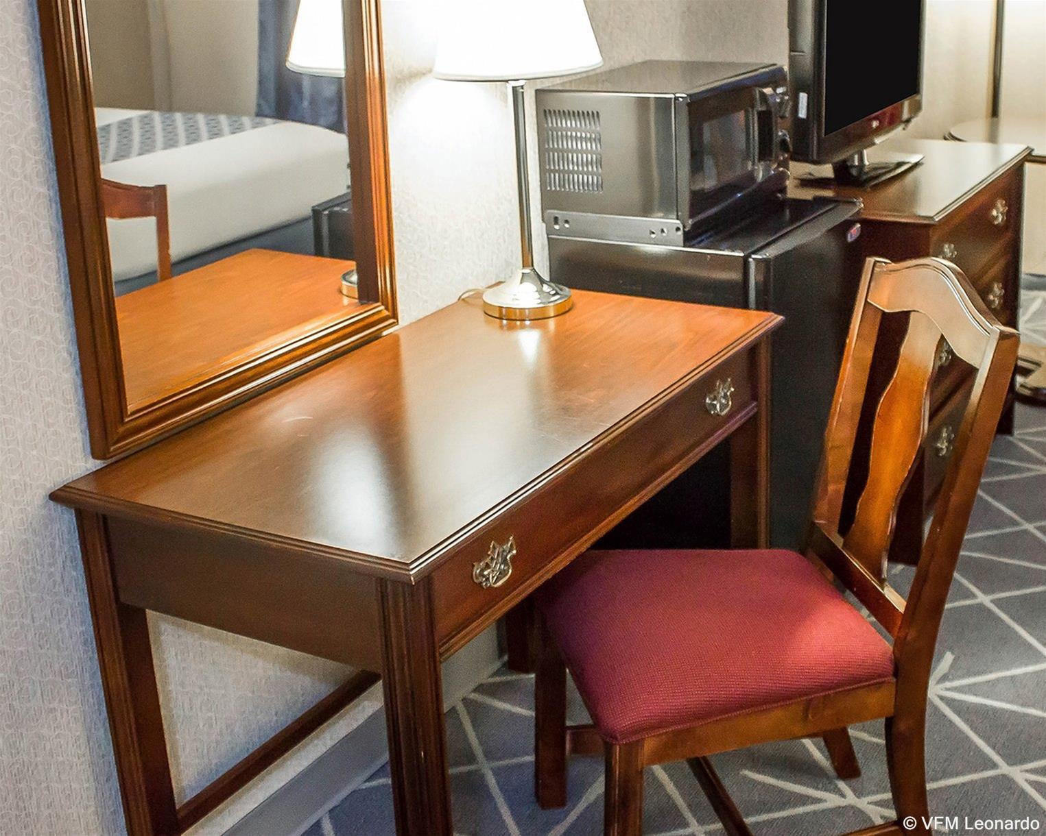 Econo Lodge Hicksville Bagian luar foto
