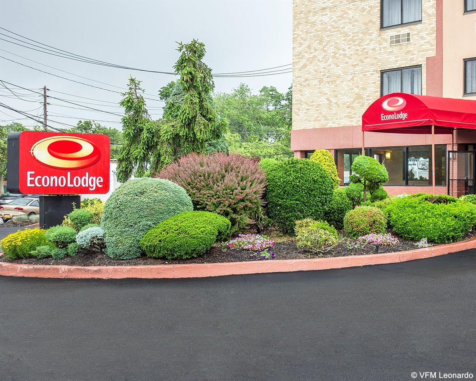 Econo Lodge Hicksville Bagian luar foto