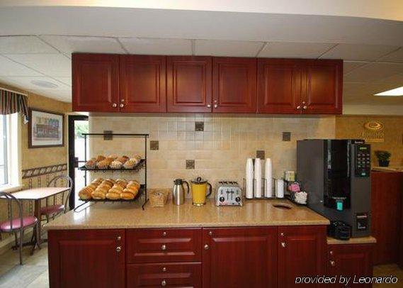 Econo Lodge Hicksville Restoran foto