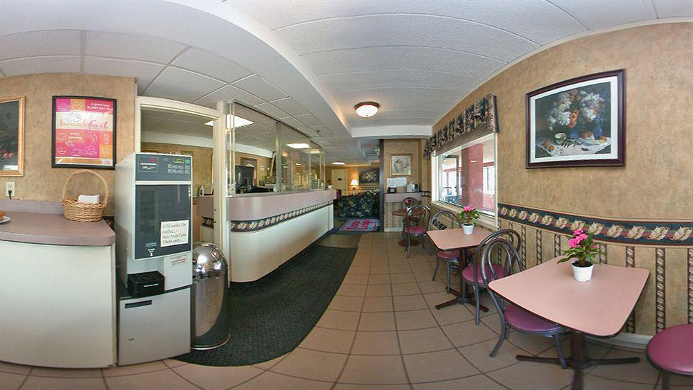 Econo Lodge Hicksville Bagian luar foto
